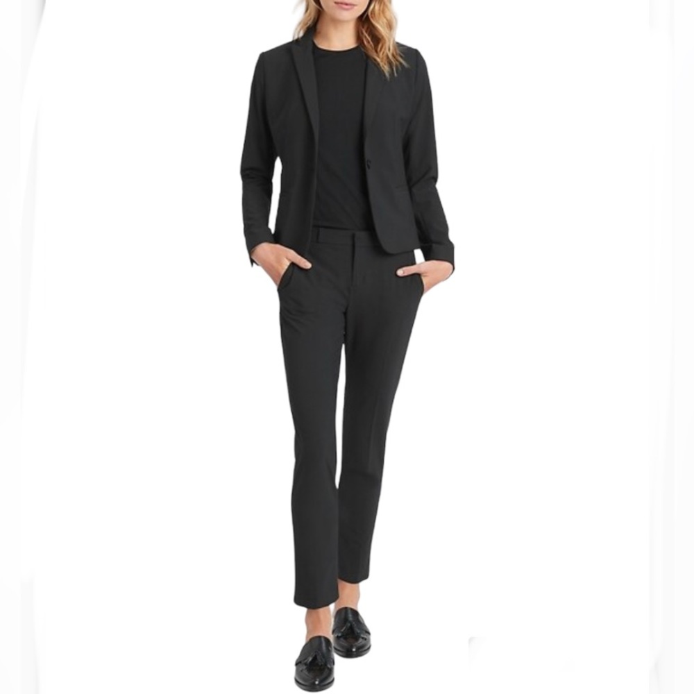 NEW Banana Rep. Italian Wool Machine Washable Black Blazer Size 4